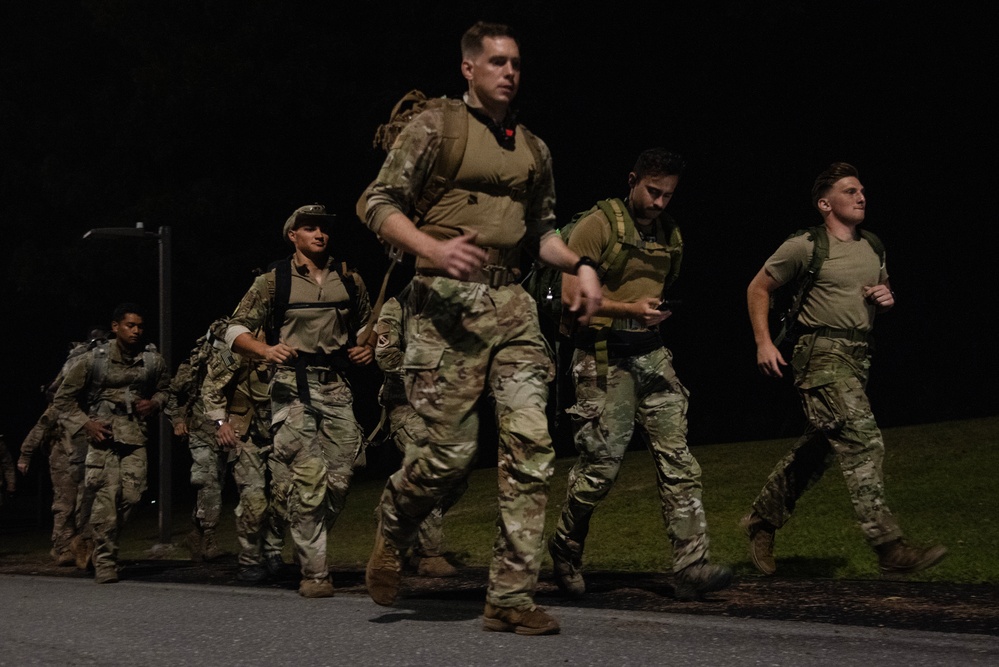 Service members test readiness during Norwegian Foot March