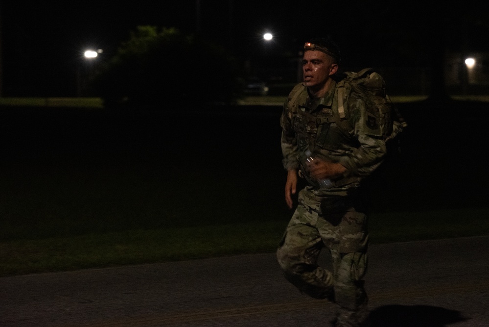 Service members test readiness during Norwegian Foot March