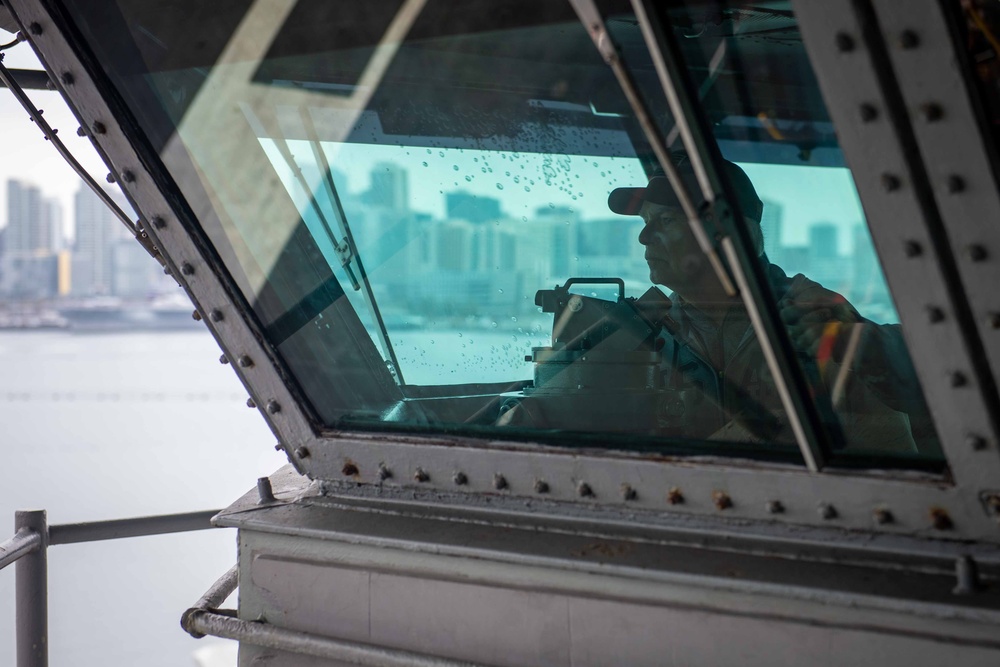 Retired U.S. Air Force Brig. Gen. Tours USS Carl Vinson (CVN 70)