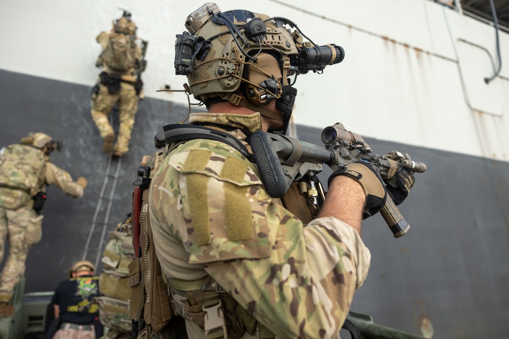 Marine Raiders conduct VBSS operations during Advanced Maritime Training Package