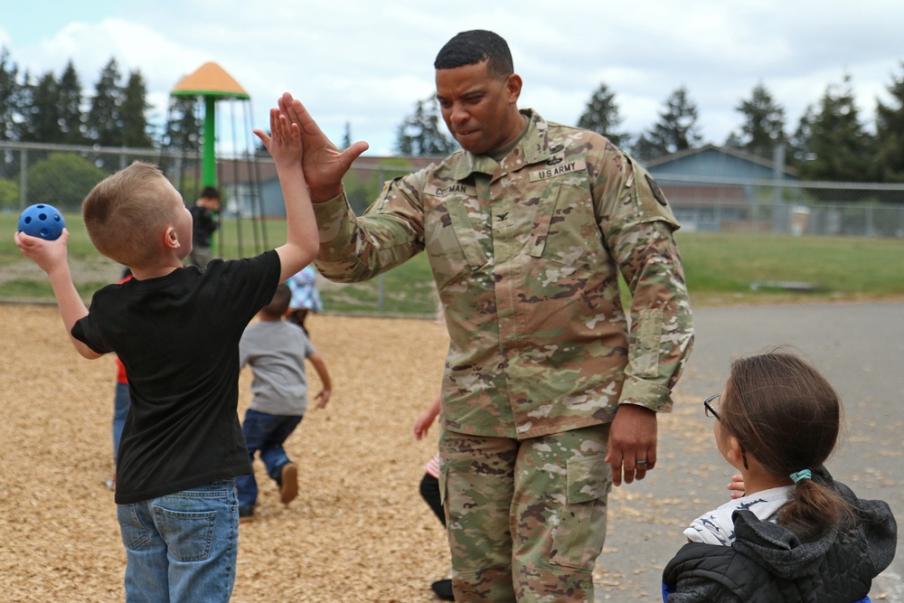 593d ESC Command Team Visits Thompson Elementary School