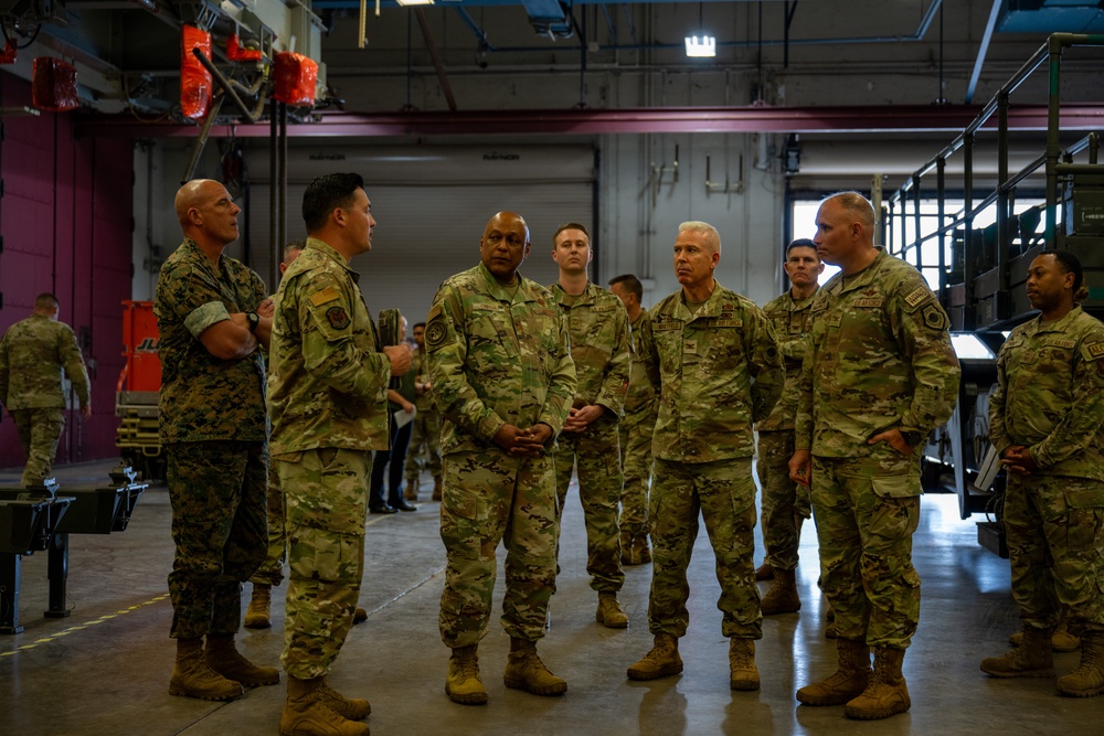 DVIDS - Images - USSTRATCOM Commander Visits Barksdale AFB [Image 5 of 5]