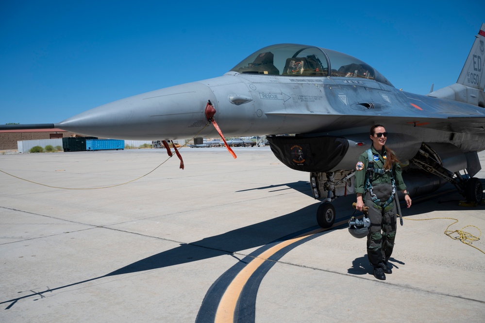 First female Swiss fighter pilot graduates from U.S. Air Force Test Pilot School