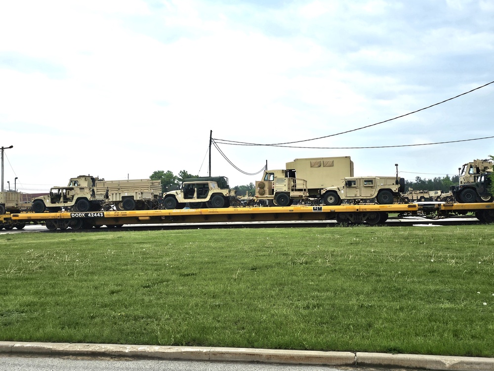 32nd Infantry Brigade Combat Team Soldiers complete ‘largest rail movement with civilian linehaul Wisconsin National Guard has ever done’