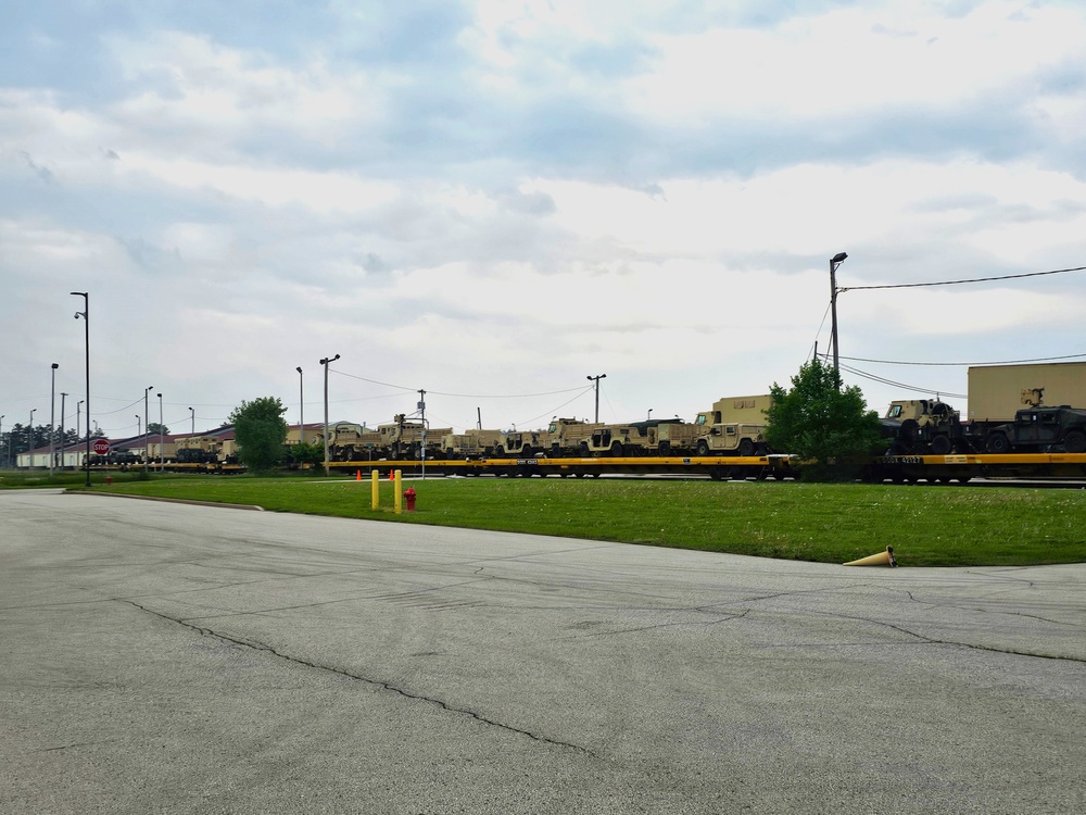 32nd Infantry Brigade Combat Team Soldiers complete ‘largest rail movement with civilian linehaul Wisconsin National Guard has ever done’