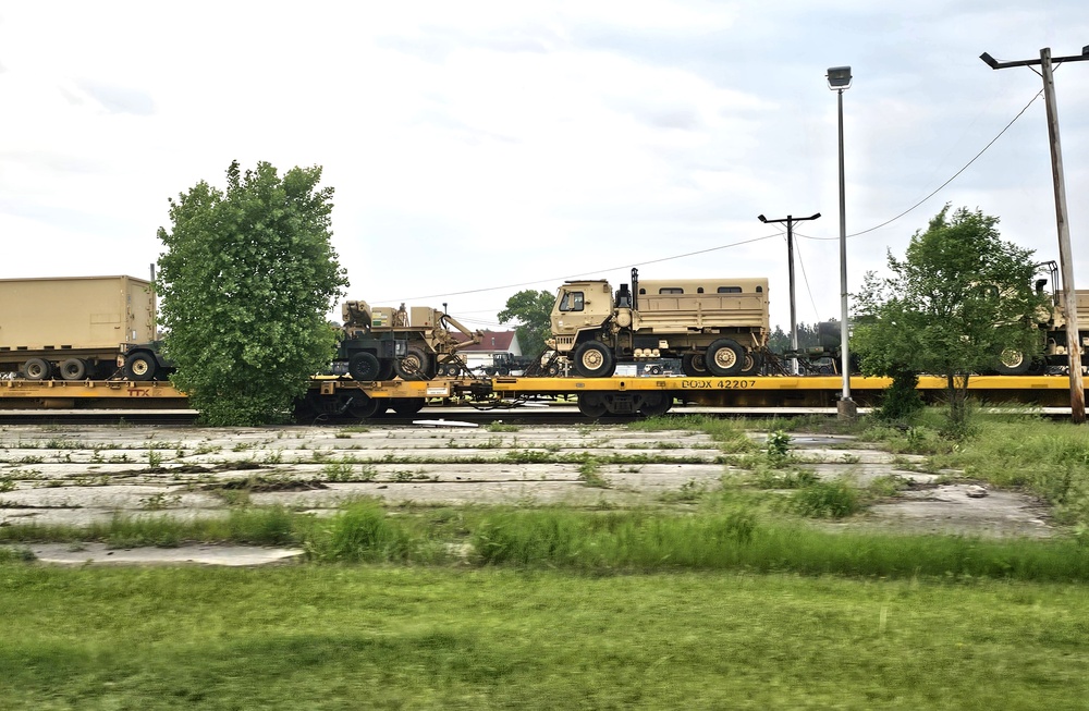 32nd Infantry Brigade Combat Team Soldiers complete ‘largest rail movement with civilian linehaul Wisconsin National Guard has ever done’