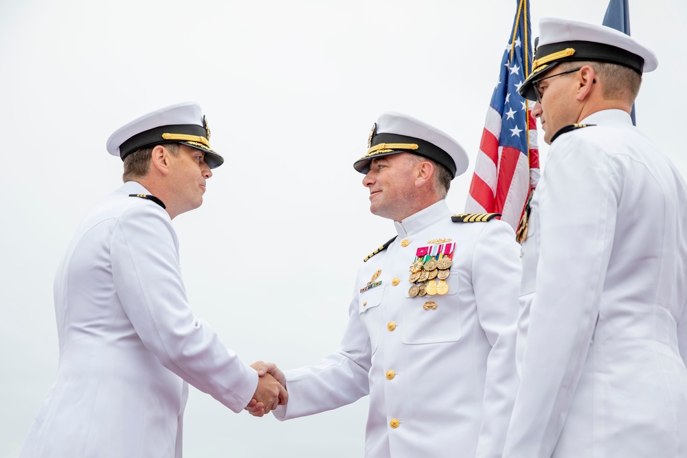 Hampton Welcomes Their New Commanding Officer