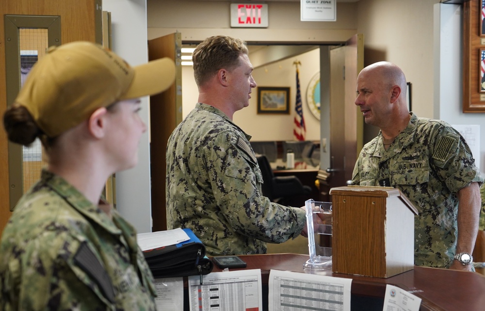 Vice Chief of Naval Operations visits Naval Weapons Station Yorktown