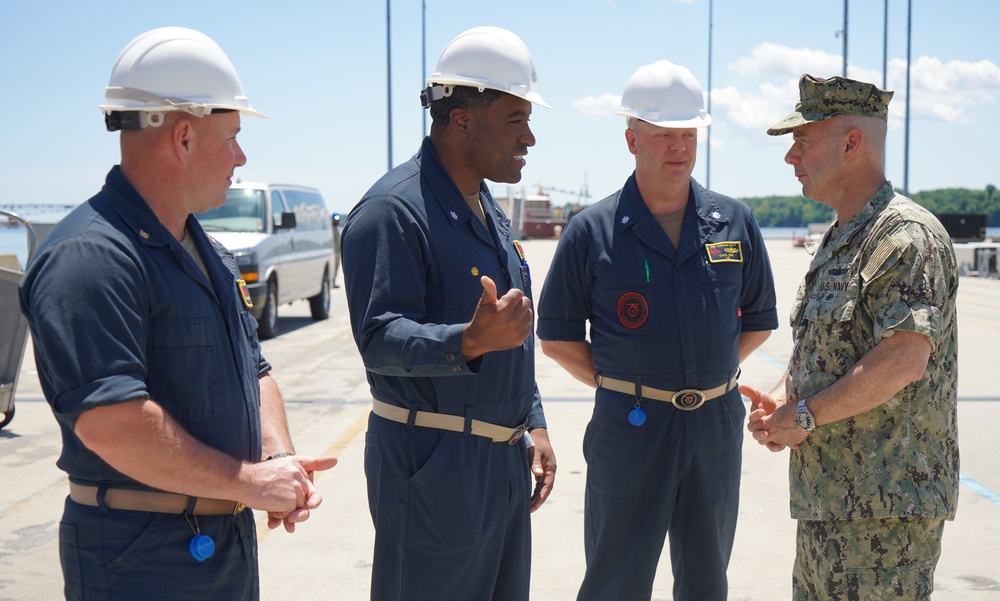 DVIDS - Images - Vice Chief of Naval Operations visits Naval Weapons ...