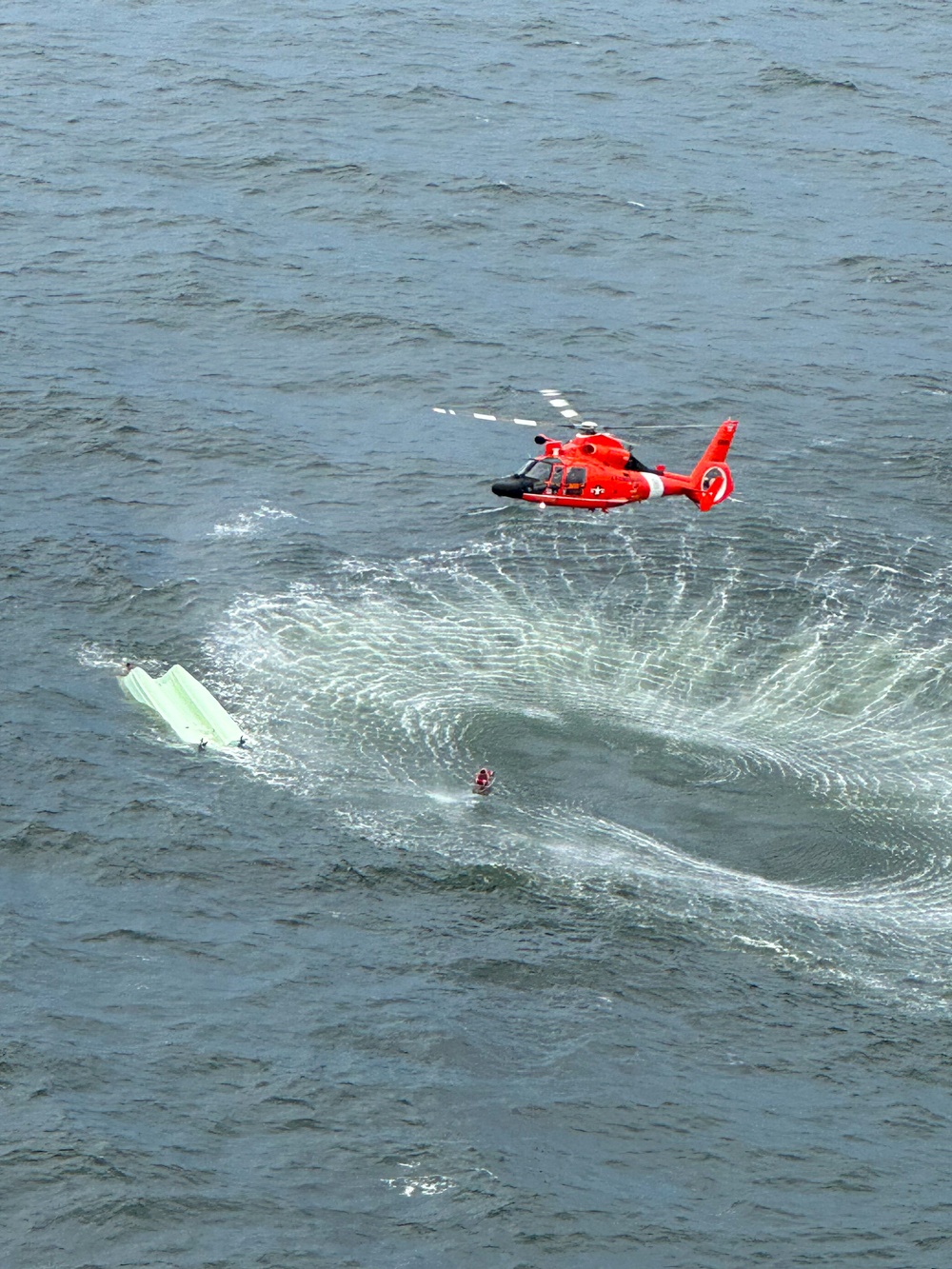 Coast Guard rescues 4 boaters near Dauphin Island, Alabama