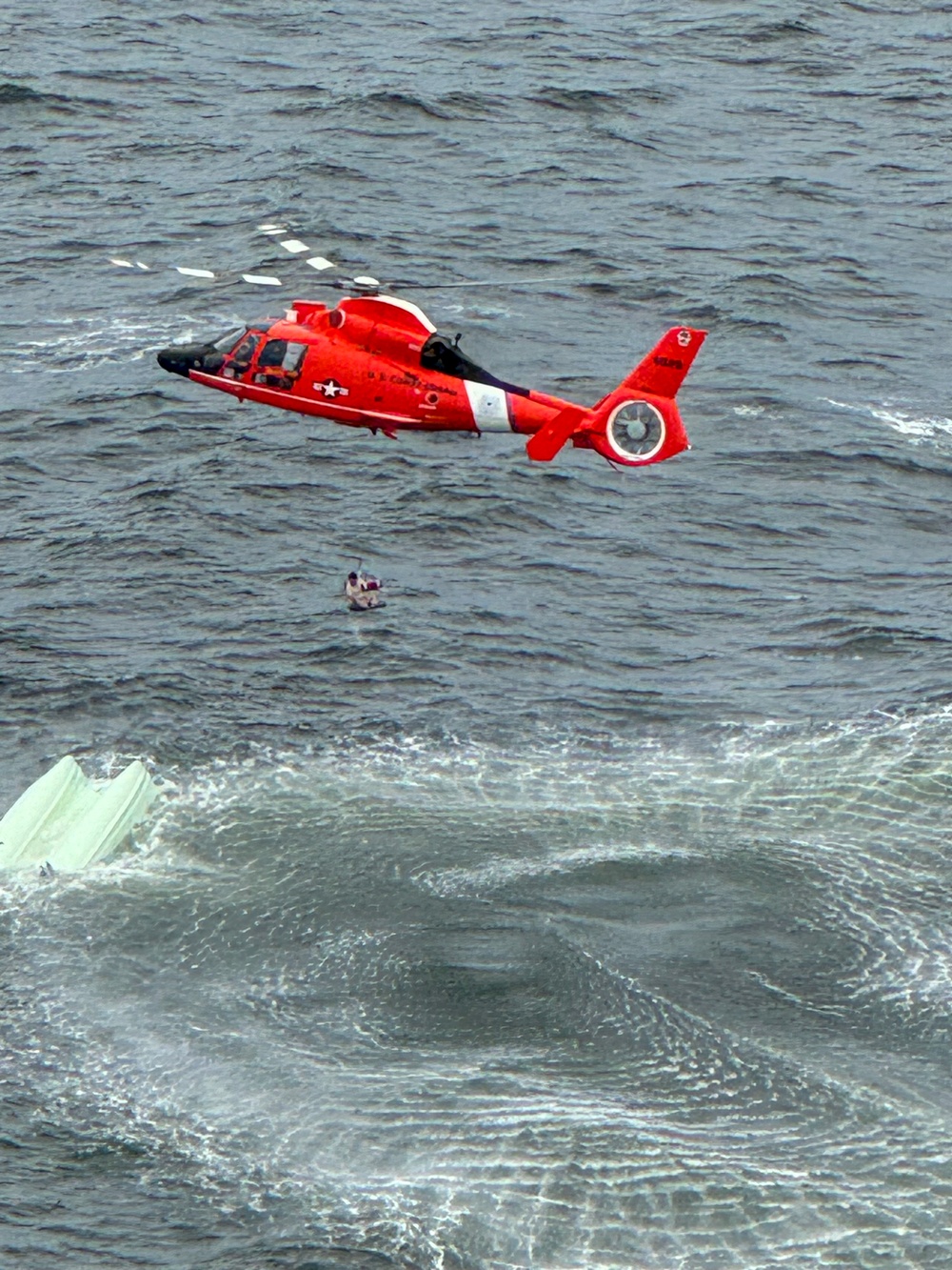 Coast Guard rescues 4 boaters near Dauphin Island, Alabama