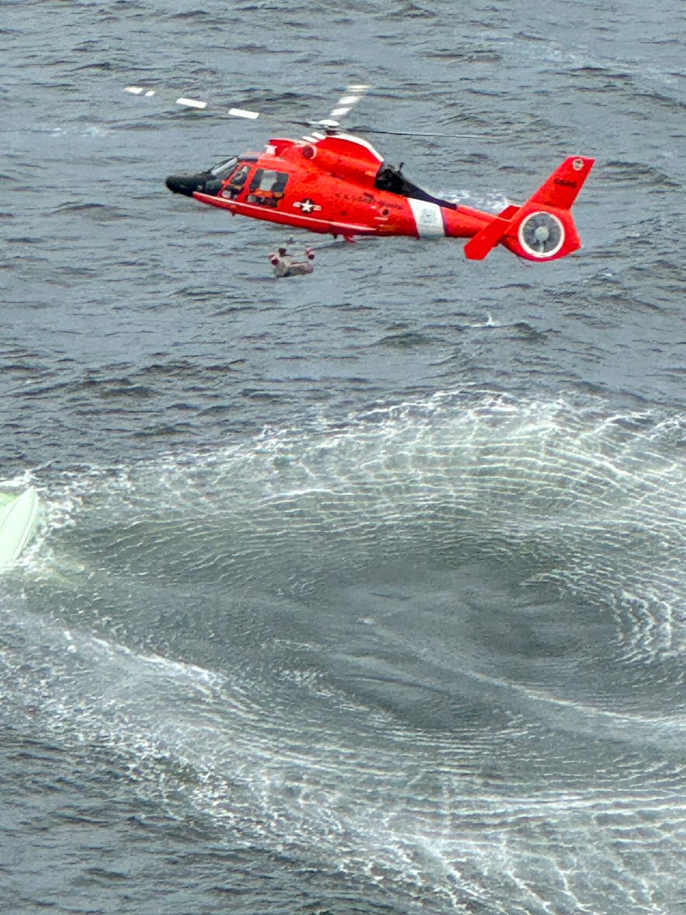 Coast Guard rescues 4 boaters near Dauphin Island, Alabama