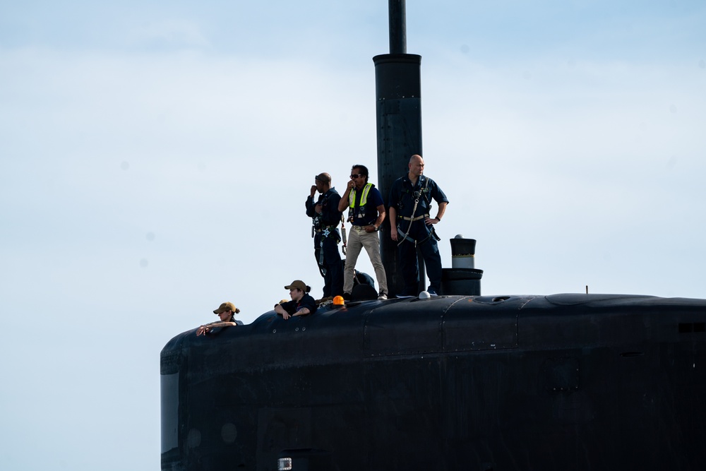 USS Louisiana (SSBN 743) (Gold Crew) arrives at Naval Base Guam, May 29 to conduct a scheduled port visit.