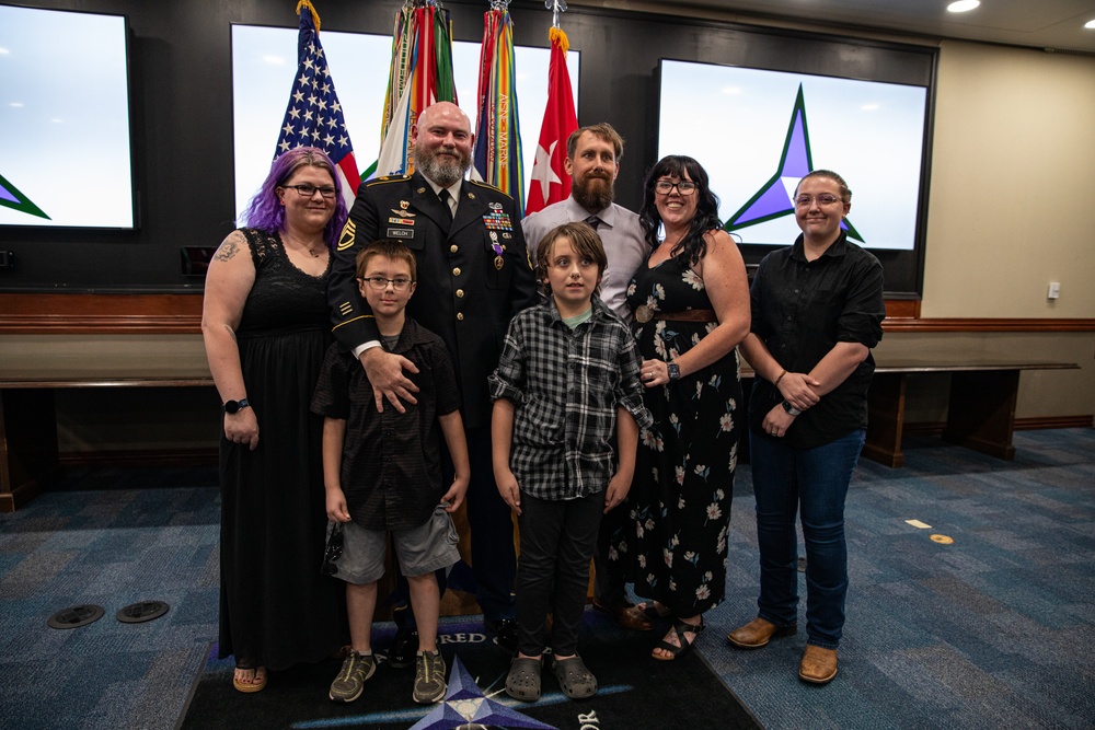 Sgt 1st Class James Welch receives Purple Heart