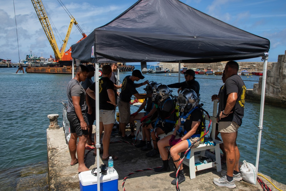 Fortifying partnerships: US Army, AFP divers clear Basco Port obstacles