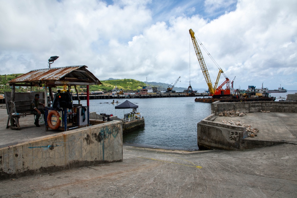 Fortifying partnerships: US Army, AFP divers clear Basco Port obstacles