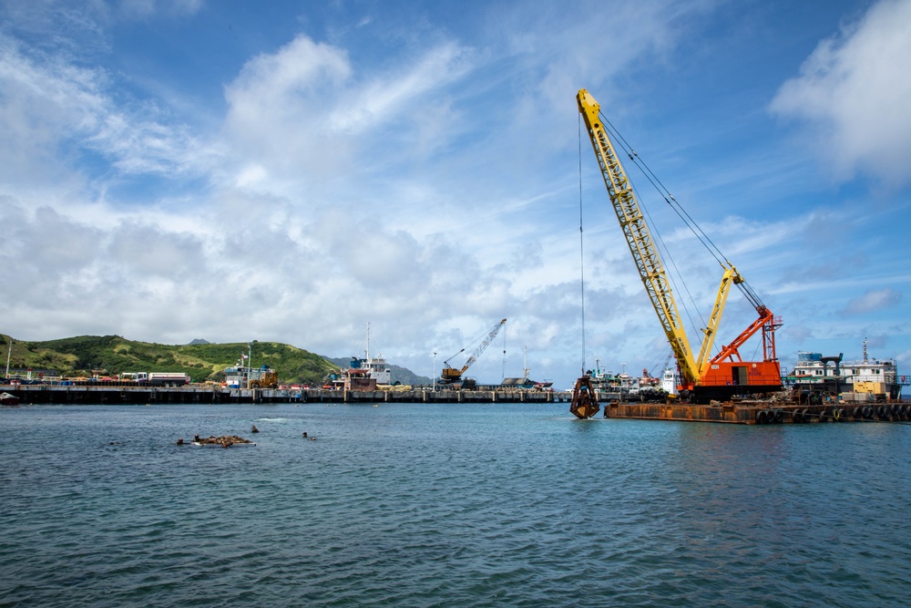 Fortifying partnerships: US Army, AFP divers clear Basco Port obstacles