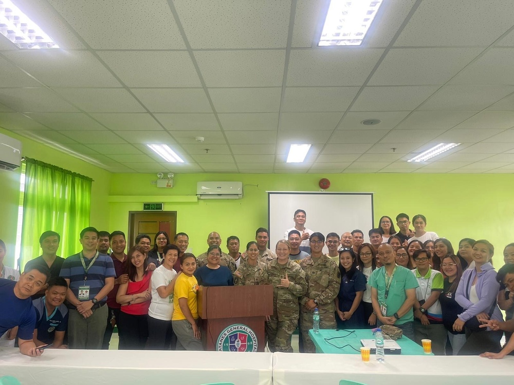 Exchanging Ideas, Building Medical Readiness in the Philippines