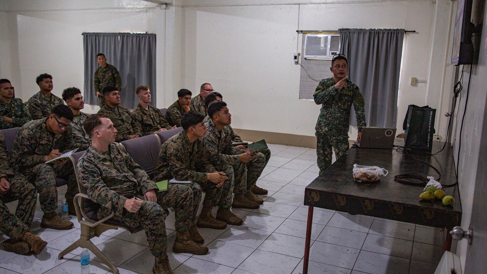 ACDC: Philippine Marines lead IED detecting and neutralizing training with MWSS-371 Marines
