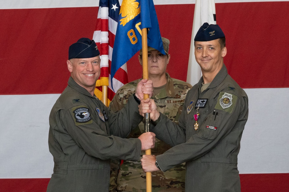 8th Operations Group changes hands