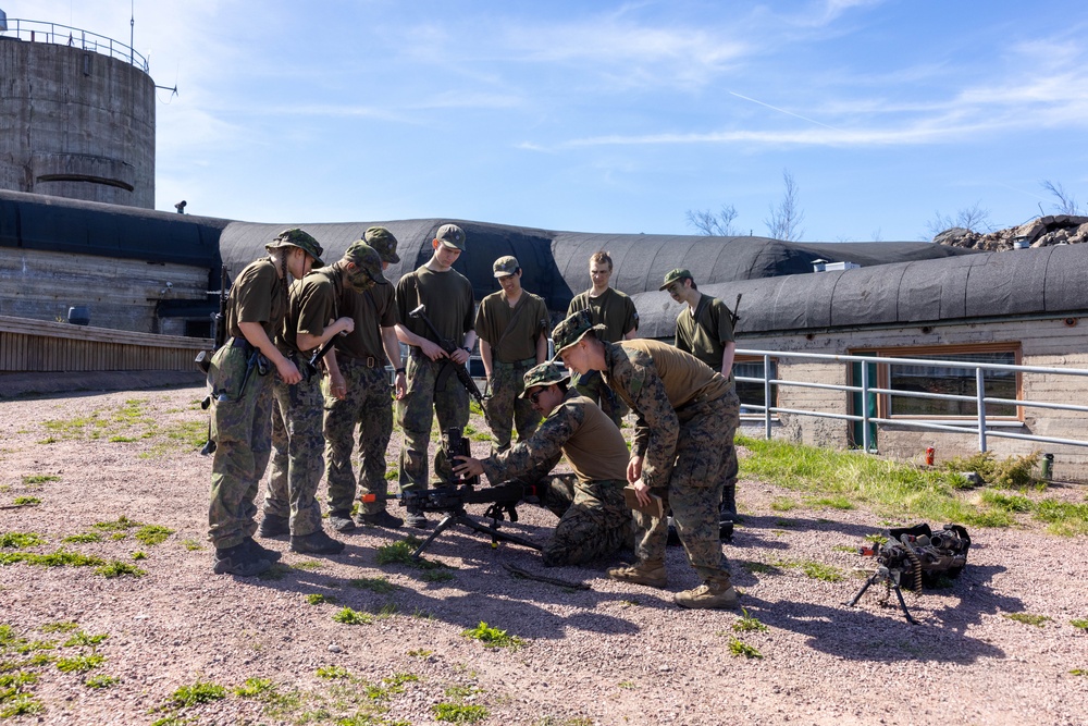U.S. Marines Teach The M240B Machine Gun During Keksi 24