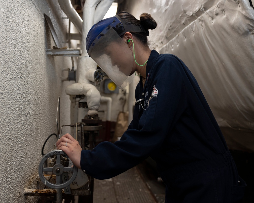 USS Bataan Stands Full Female Engineering Watch Team