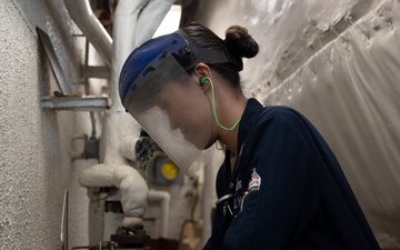 USS Bataan Stands Full Female Engineering Watch Team