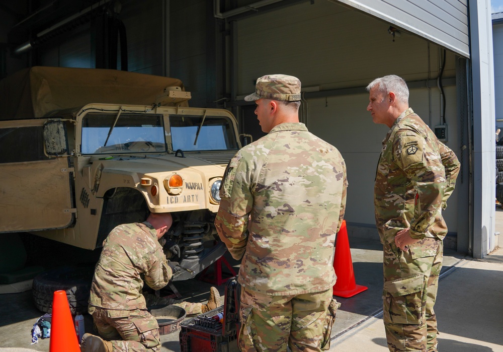 V Corps Commanding General visits 1st Cavalry Division Troopers at Camp Adazi