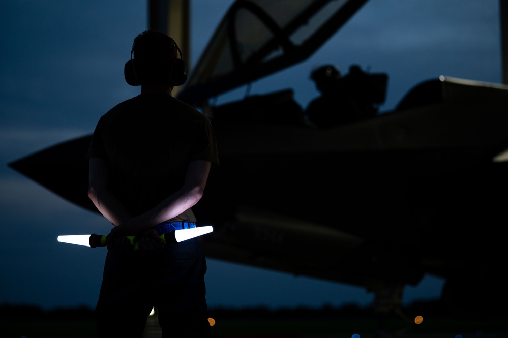 Night Flying at the 187th Fighter Wing