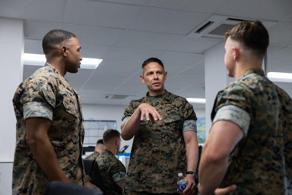 Commandant, Sergeant Major of the Marine Corps visit TF 61/2