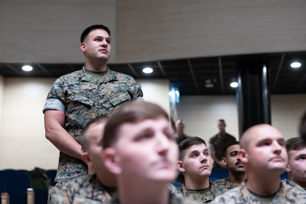 Commandant, Sergeant Major of the Marine Corps visit TF 61/2