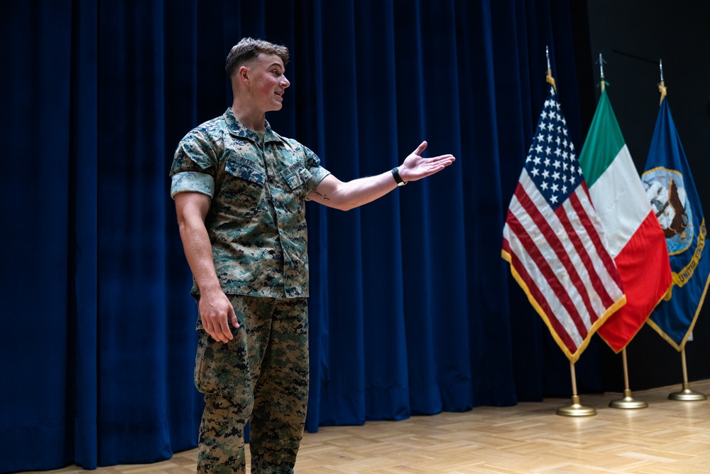 Commandant, Sergeant Major of the Marine Corps visit TF 61/2