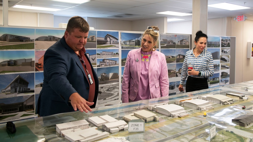 ACC Command Team visits the Installation of the Future