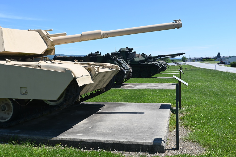 Tank static display
