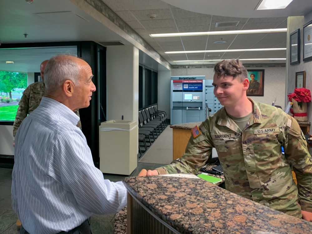 Retired U.S. Army Deputy Surgeon General visits BACH