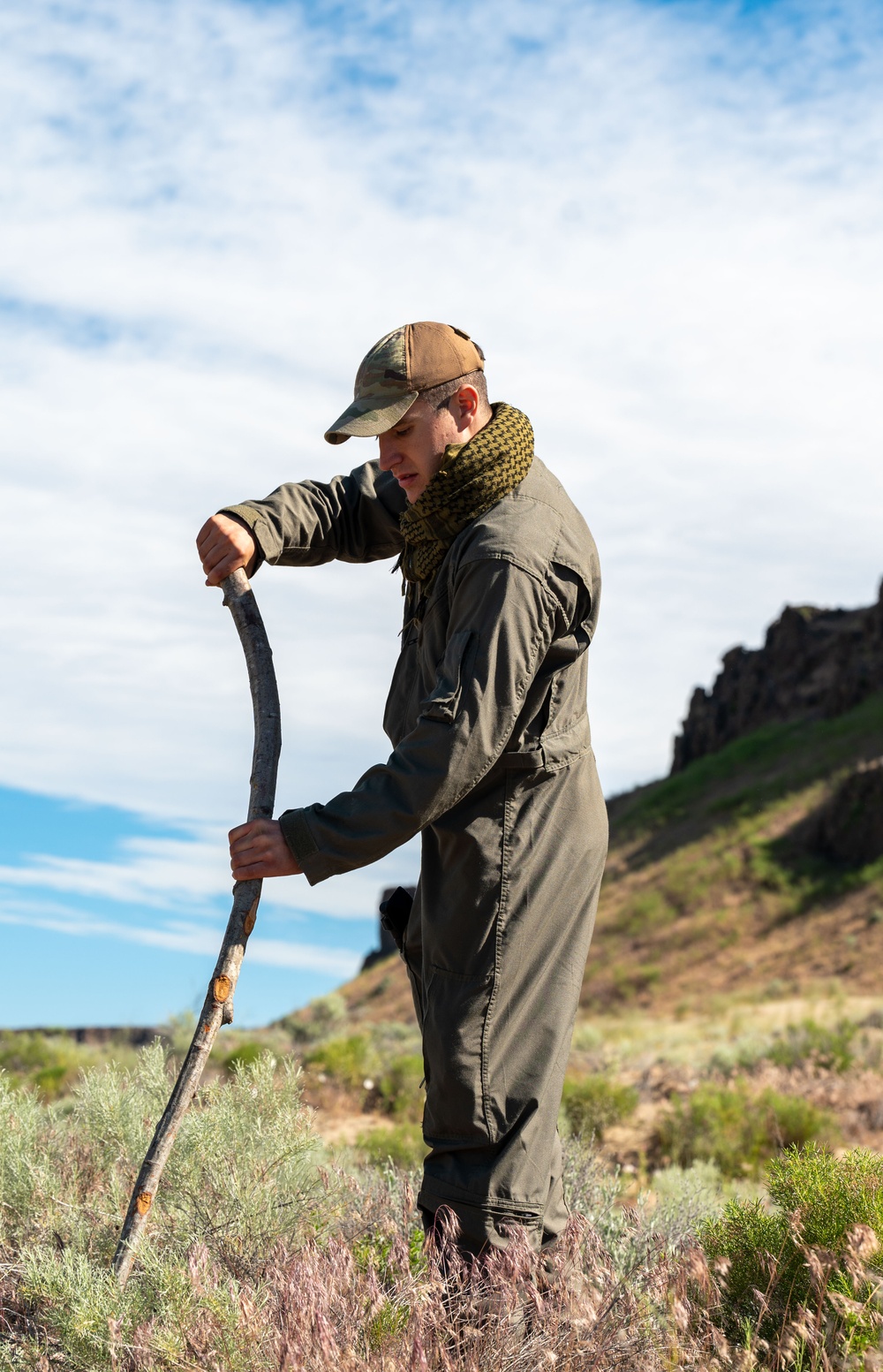 SERE Specialist Students Train in Desert Environment