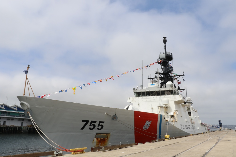 U.S. Coast Guard Cutter Munro holds a change of command ceremony