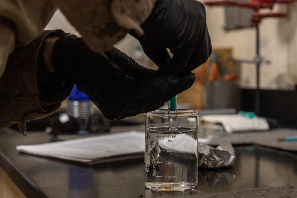 6th ESB Marines Conduct Fuel Lab Tests