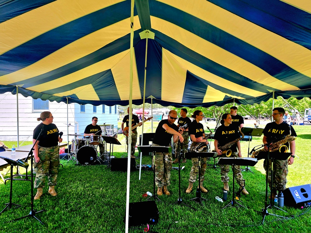 DVIDS - Images - Army Reserve’s 204th Army Band performs during 2024 ...