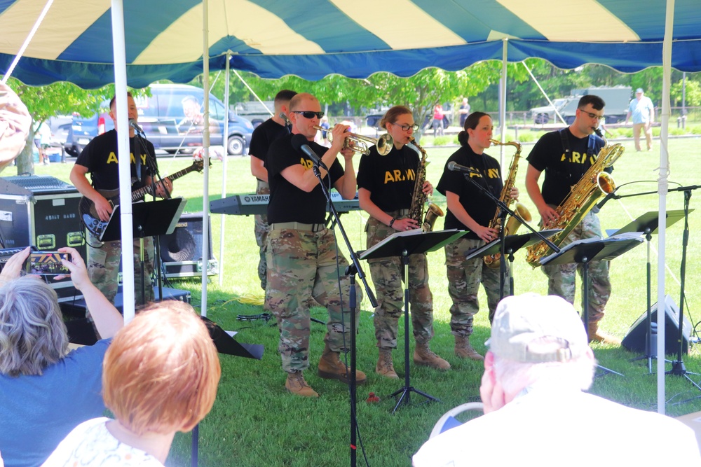 DVIDS - Images - Army Reserve’s 204th Army Band performs during 2024 ...