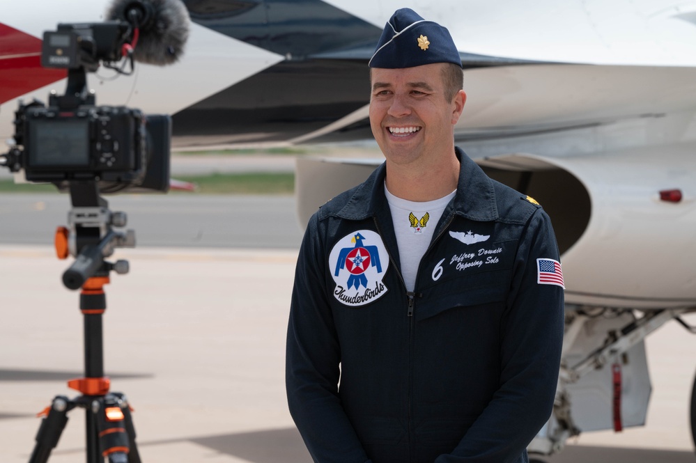 Thunderbirds arrive for the Air Force Academy graduation