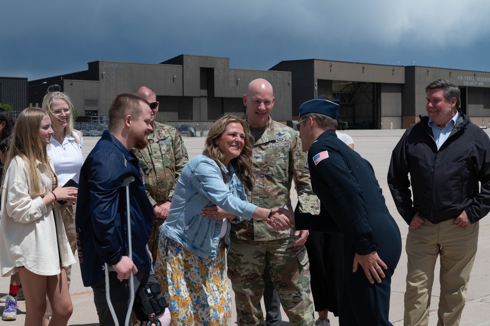 Thunderbirds arrive for the Air Force Academy graduation