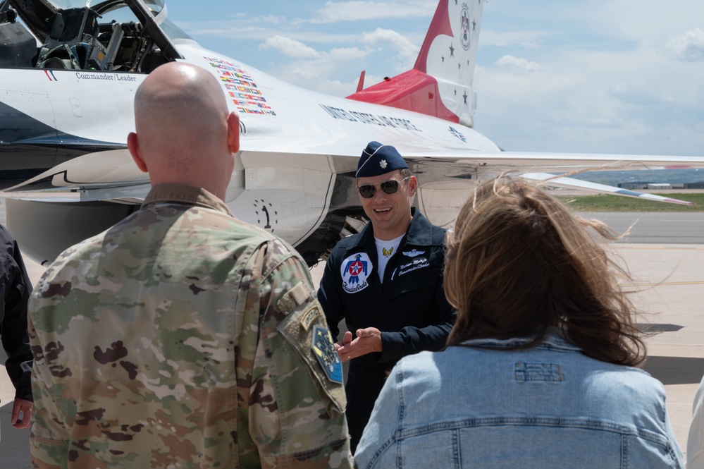 Thunderbirds arrive for the Air Force Academy graduation