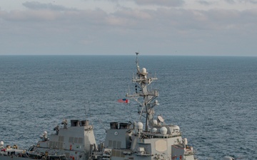 Porter Participates in VBSS drills with Argentine Navy