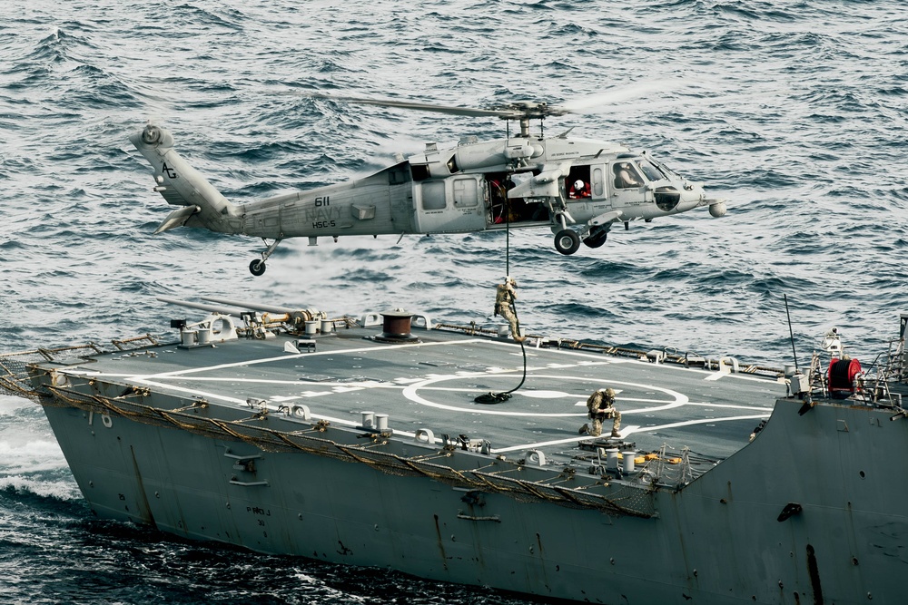 Porter Participates in VBSS drills with Argentine Navy
