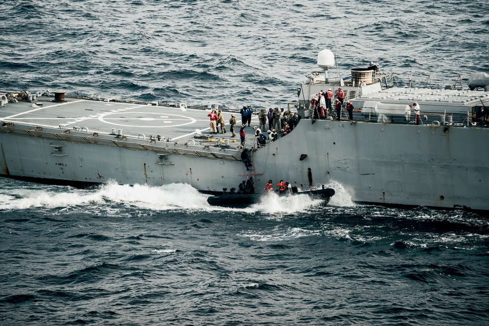 Porter Participates in VBSS drills with Argentine Navy