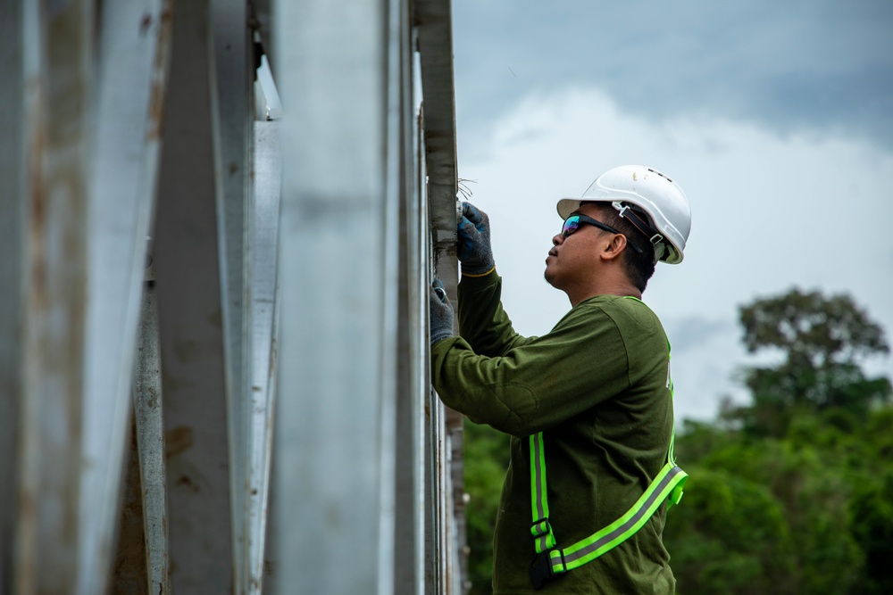 84th Engineer Battalion builds drop zone bridge on Fort Magsaysay