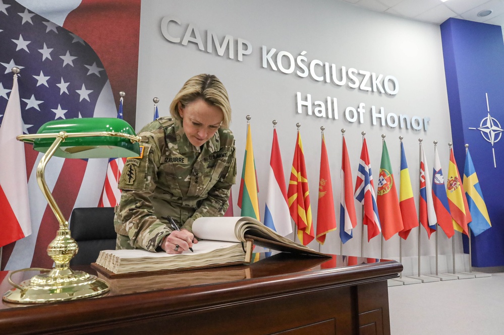 Surgeon General of the U.S. Army visits V Corps