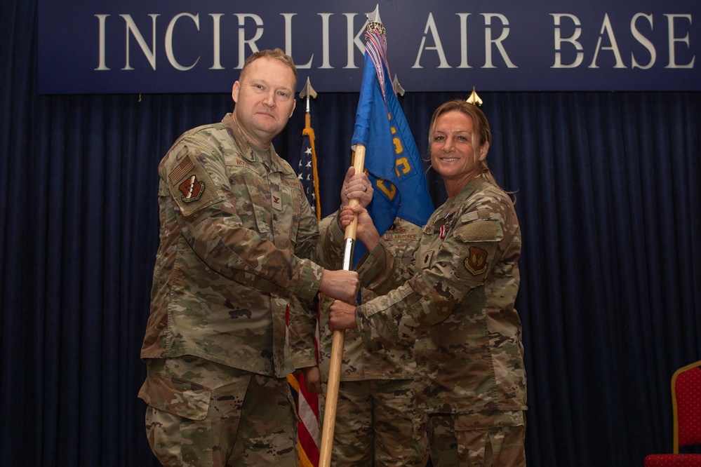 39th Communication Squadron changes command