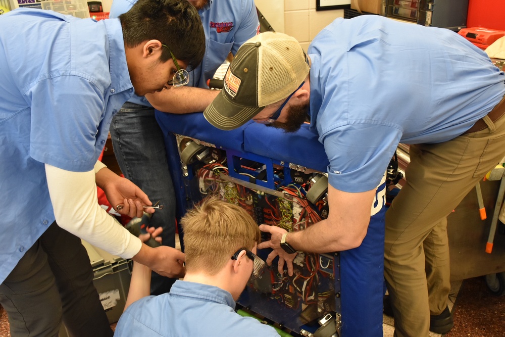 EOD Airman fuels local high school’s robotics team